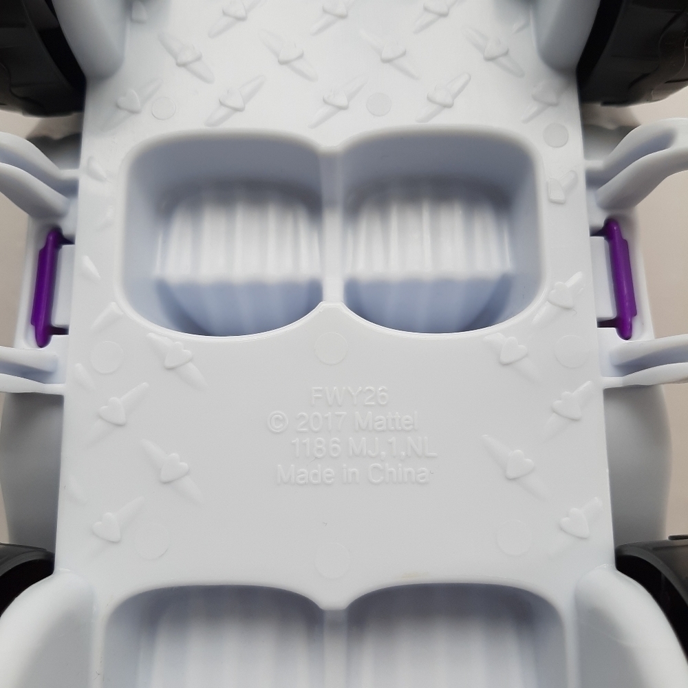 Polly Pocket SUV Secret Utility Vehicle - Picture 10 of 11
